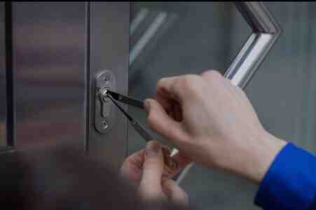 Peşəkar çilingər xidməti Peşəkar çilingər xidməti