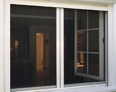 Plastik sürgülü tor pəncərə