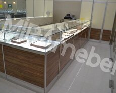 Vitrin mebellərinin yığılması