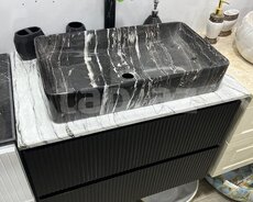 Mərmərli moydadır