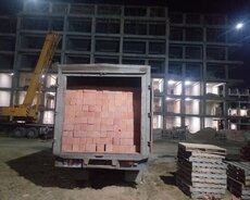 Zavoddan hər növ kərpiclərin catdırılması