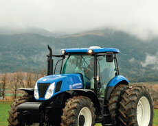 New Holland T7060