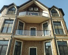 Balkon üçün şüşə məhəccərlər