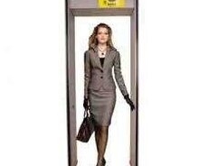 Qapı tipli metal arama detektoru