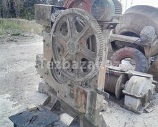 Universal Qayçı
