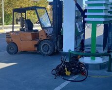 Avtokar satılır xidmətdə mövcuddur.Sumqayıtda