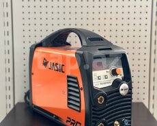 Jasic Tig 200 AC/DC brendinin narıncı rəngli qaynaq aparatı. Bu model