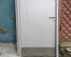 Dəmir qapı