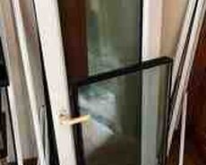 Plastik pəncərə